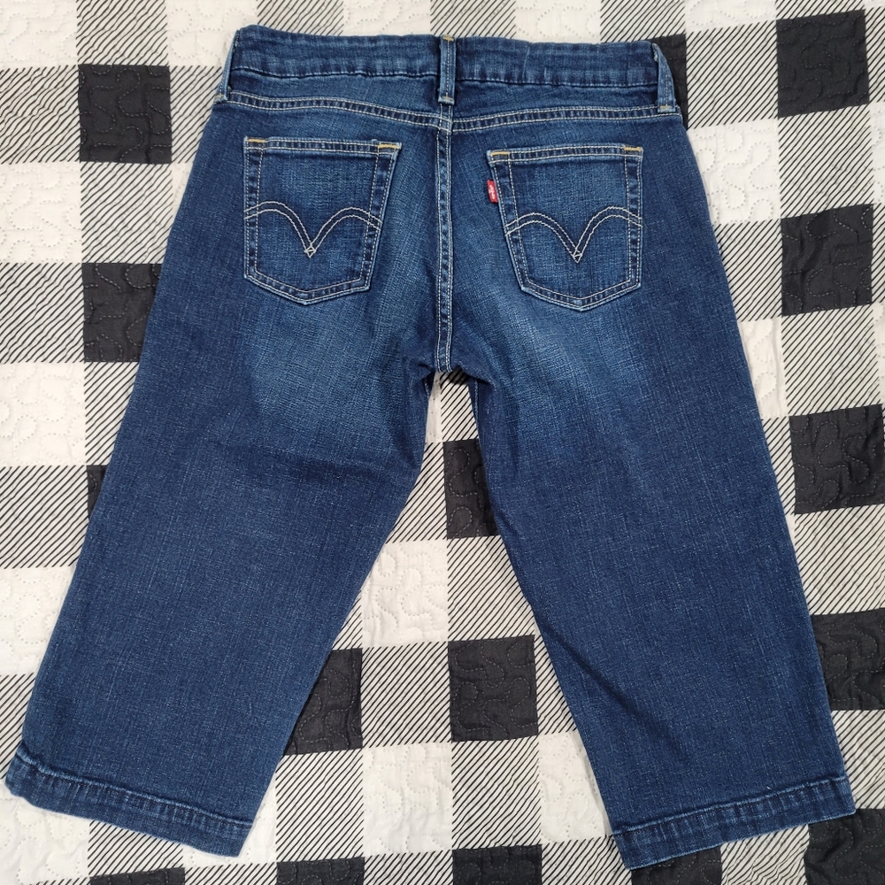 Women's Levi's Capri Jean's, size 6
